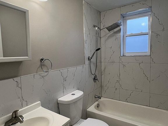 2nd image of 57 Steuben St #18