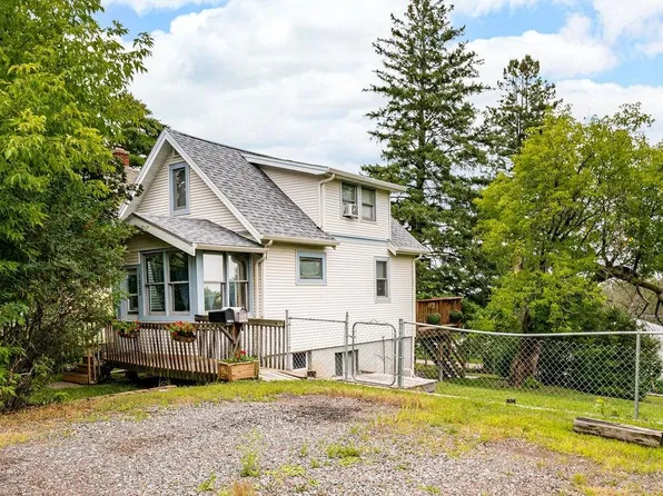 1022 E 11th St, Duluth, MN 55805