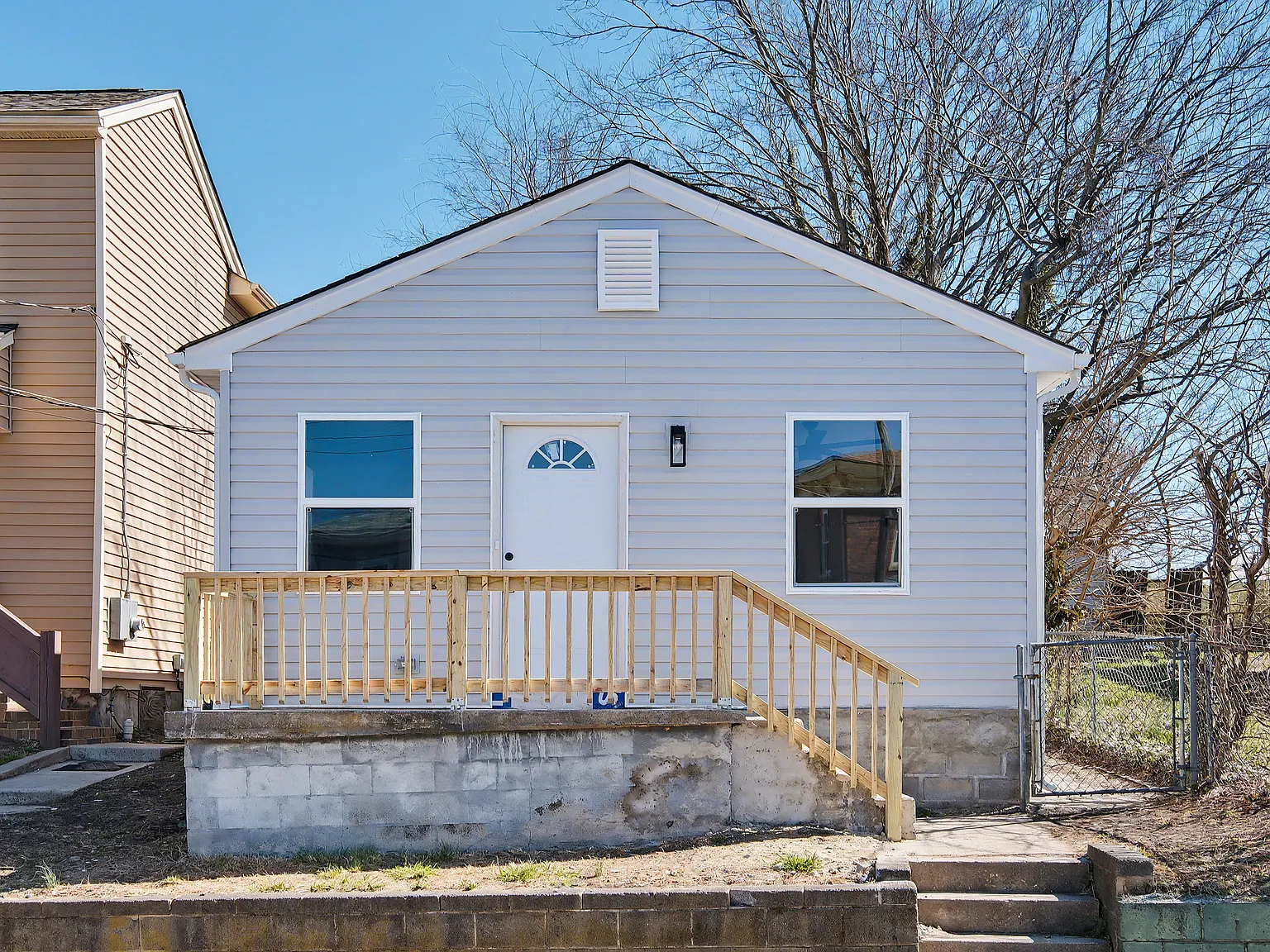 2 bed, 557 sqft, $1,250 — Photo 1