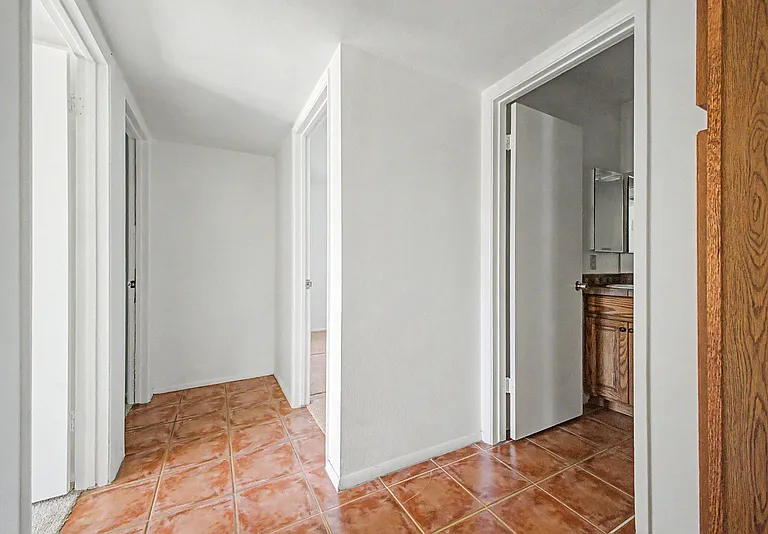 2822 E Willow Ave — Photo 34