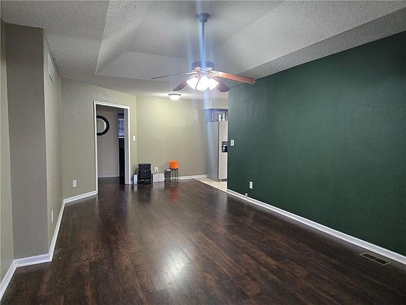 5th image of 618 E 21st St