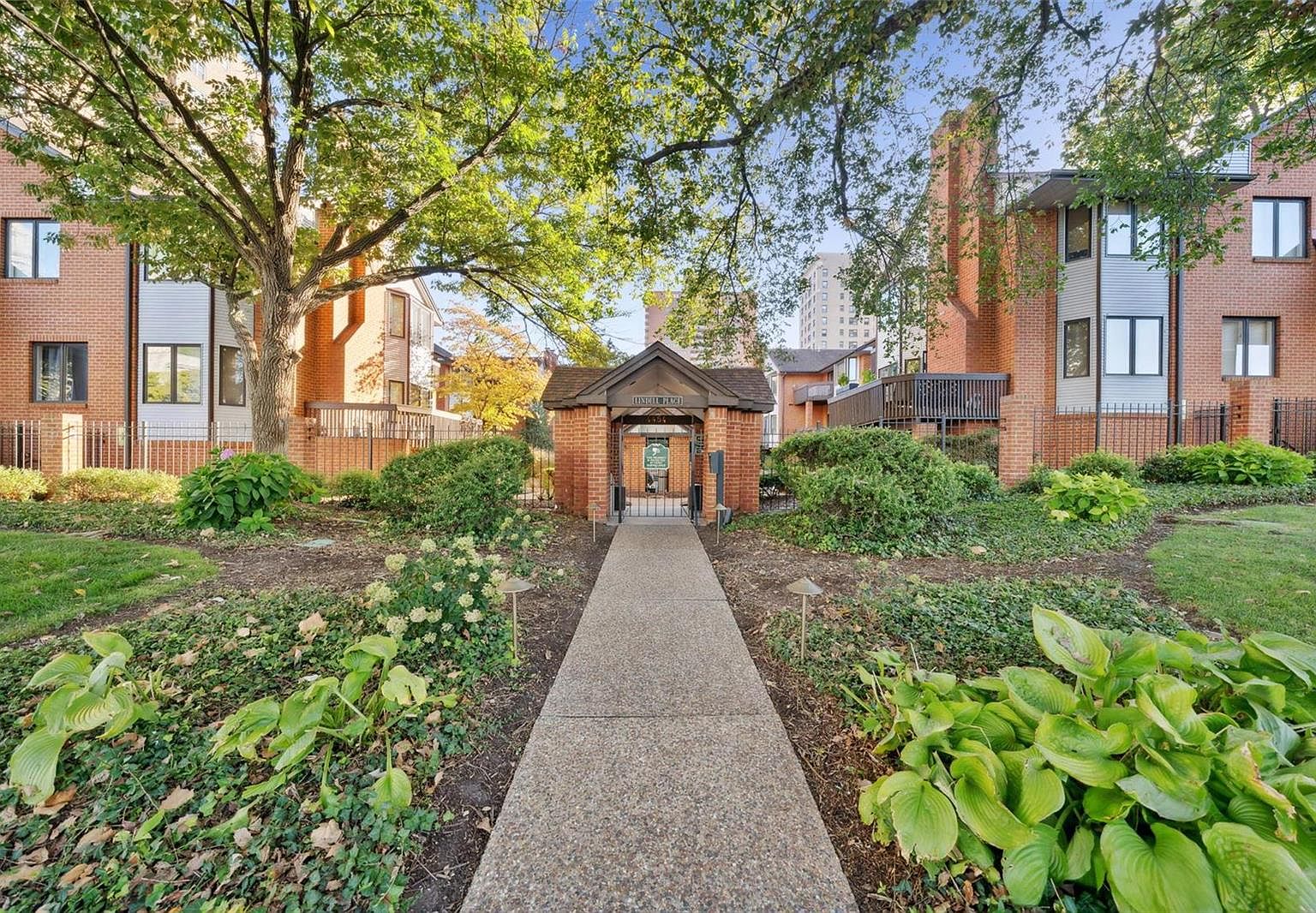 4464 Lindell Blvd UNIT 15/16, Saint Louis, MO 63108 Zillow