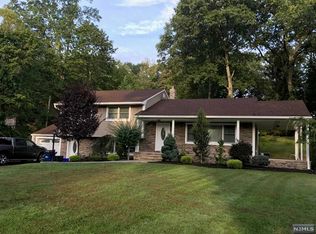 275 Tappan Rd, Norwood, NJ 07648