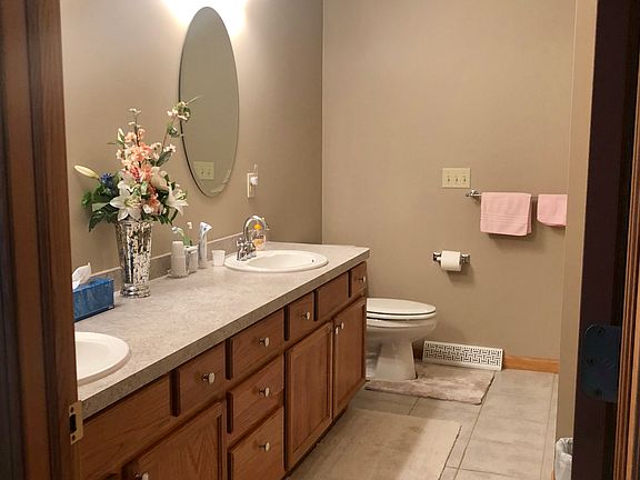 3rd image of 2052 Marsh Ln