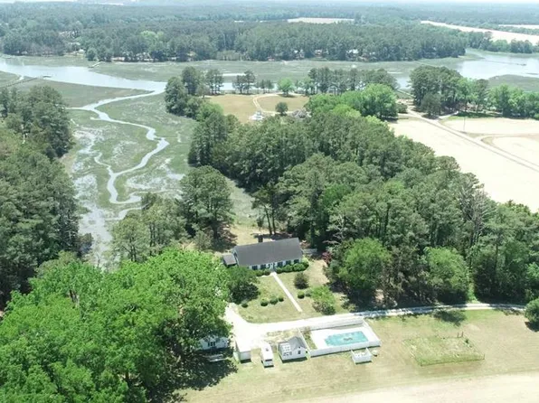 24385 Dix Farm Dr, Accomac, VA 23301