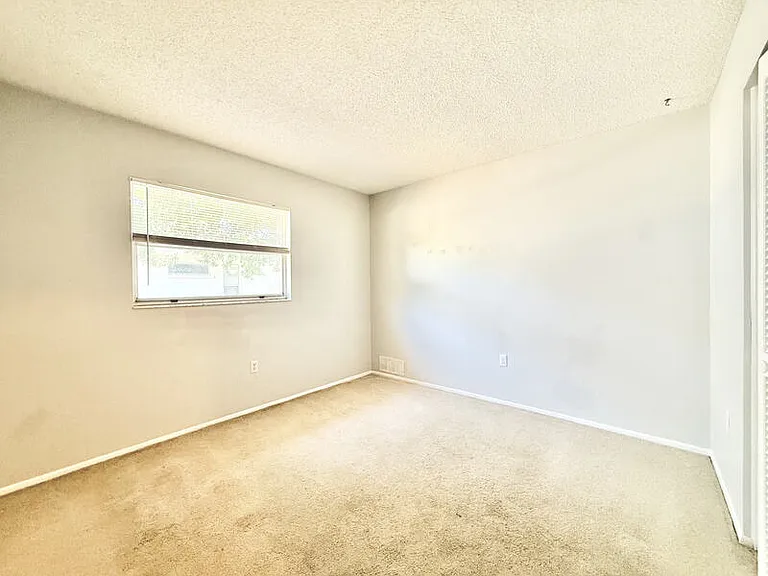 3777 Gatewood Dr — Photo 32