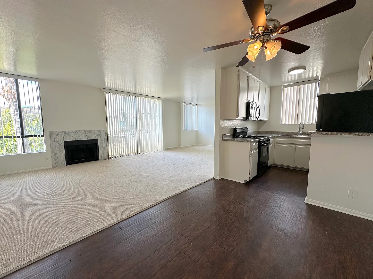 2 bed, 1000 sqft, $2,895 — Photo 2