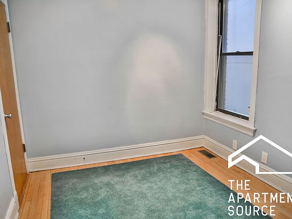 5th image of 3635 N Janssen Ave #1
