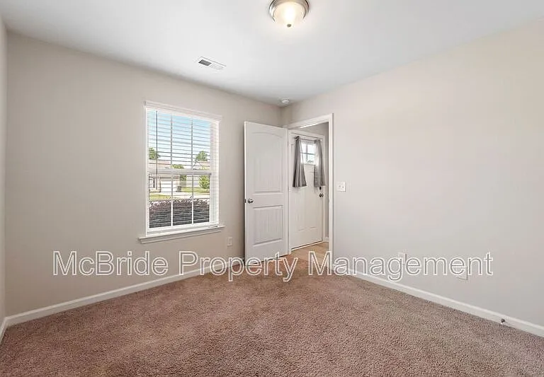957 Madrid Ct — Photo 9