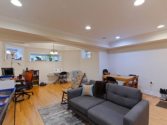 4th image of 1910 W Estes Ave APT G