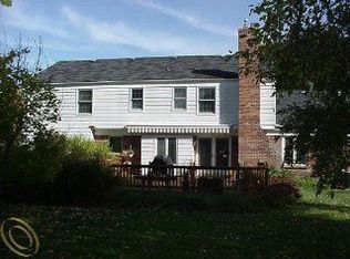 4238 Antique Ln, Bloomfield Hills, MI 48302