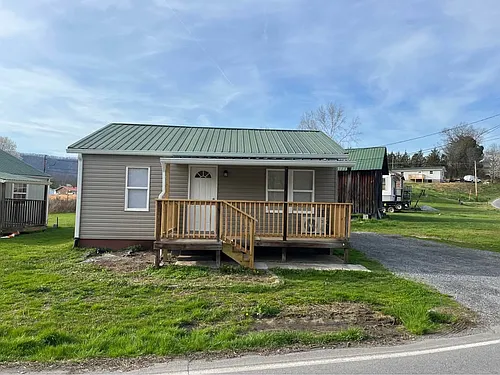 2428 Princeton Rd Photo 1