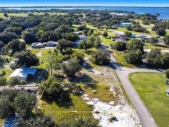 3rd image of 917 HOLLYHOCK COURT