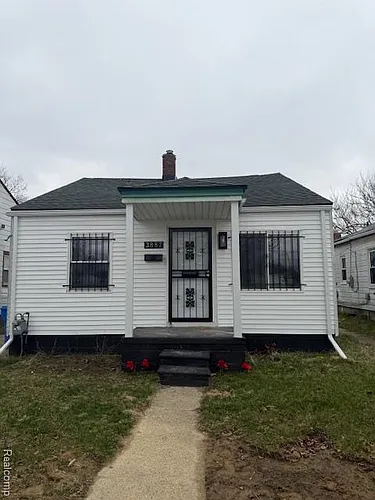 3887 Moore Ave Photo 1