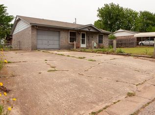 2907 Maple Ln, Edmond, OK 73034