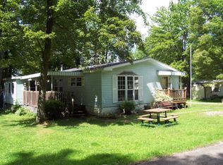 12815 Douglas St, Conneaut Lake, PA 16316