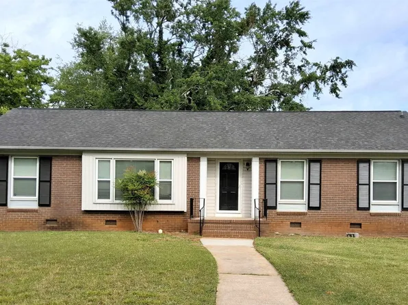 256 Saint Matthews Ln, Spartanburg, SC 29301
