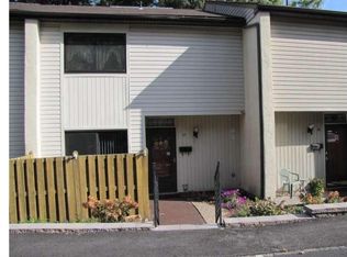 17 Centennial Rdg, Telford, PA 18969