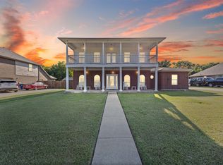 905 Royse Ridge Rd, Ennis, TX 75119