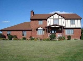 495 Midline Rd, Amsterdam, NY 12010