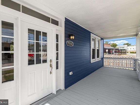 3rd image of 5510 Selma Ave