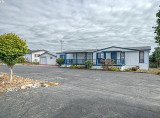 98644 Camellia Dr, Brookings, OR 97415