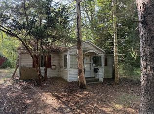 20 Primrose Path, Manorville, NY 11949
