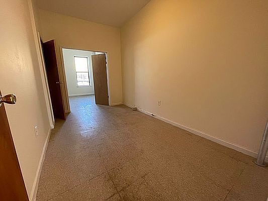 5th image of 300 Nassau Ave APT 2L