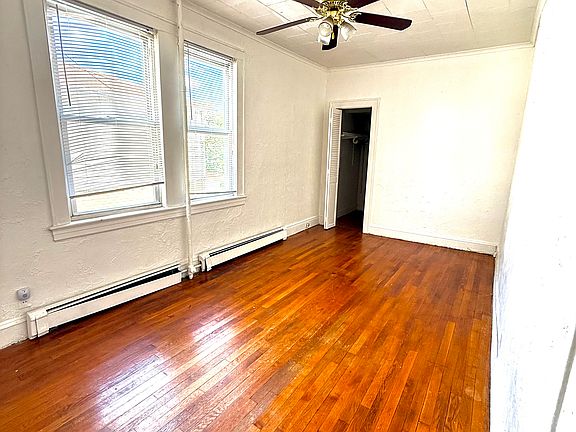 3rd image of 78 Portland Pl #1
