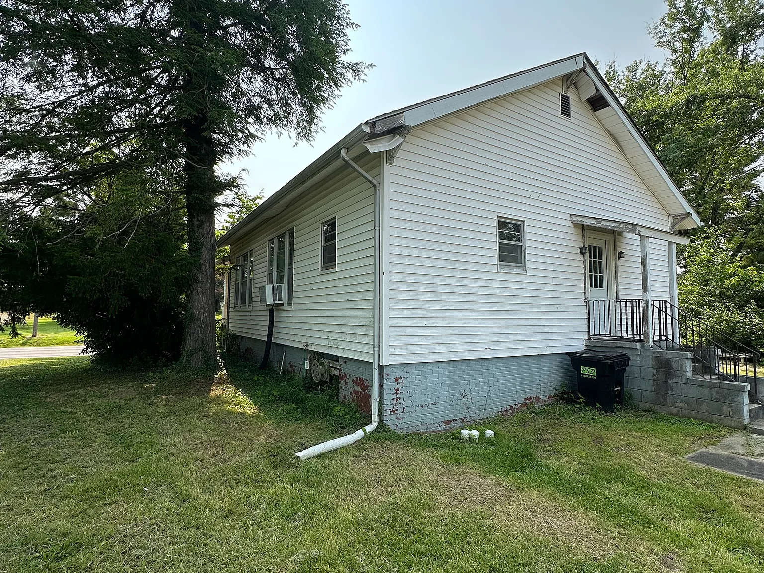 1095 Highway 145 S — Photo 2