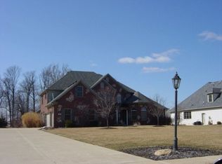3174 S Boulder Creek Ln, New Palestine, IN 46163