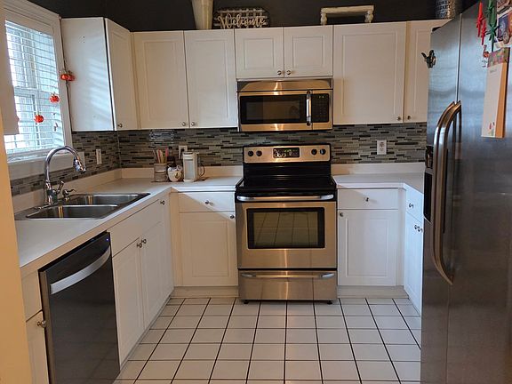 5th image of 5825 Catalina Dr