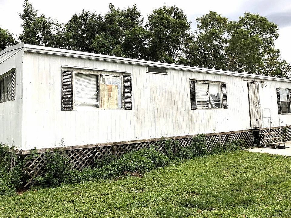 1st image of 252 Lakeside Dr #231