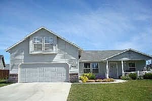 Main view, huge front yard