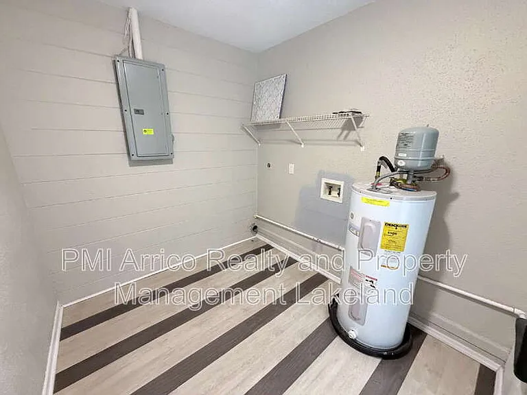 3670 Country Ln — Photo 14