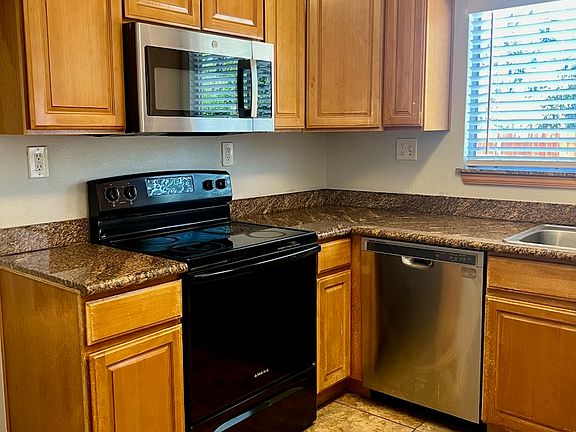 4th image of 2053 W Paloma Ave