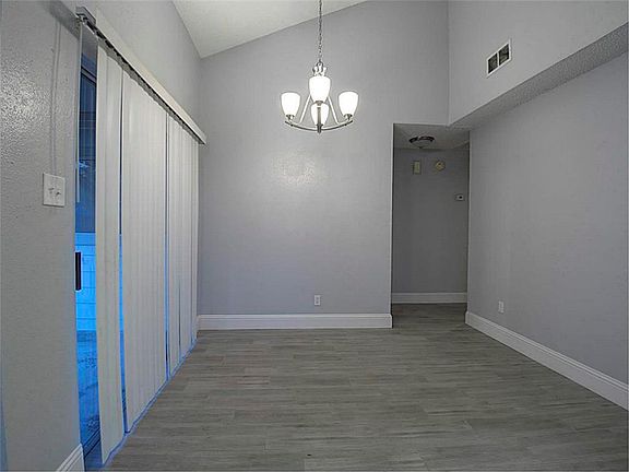 5th image of 10734 Parkland Woods Dr