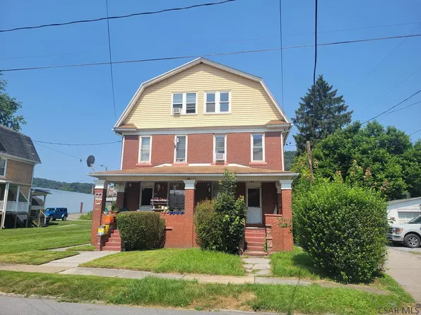 984-986 Linton St, Johnstown, PA 15905