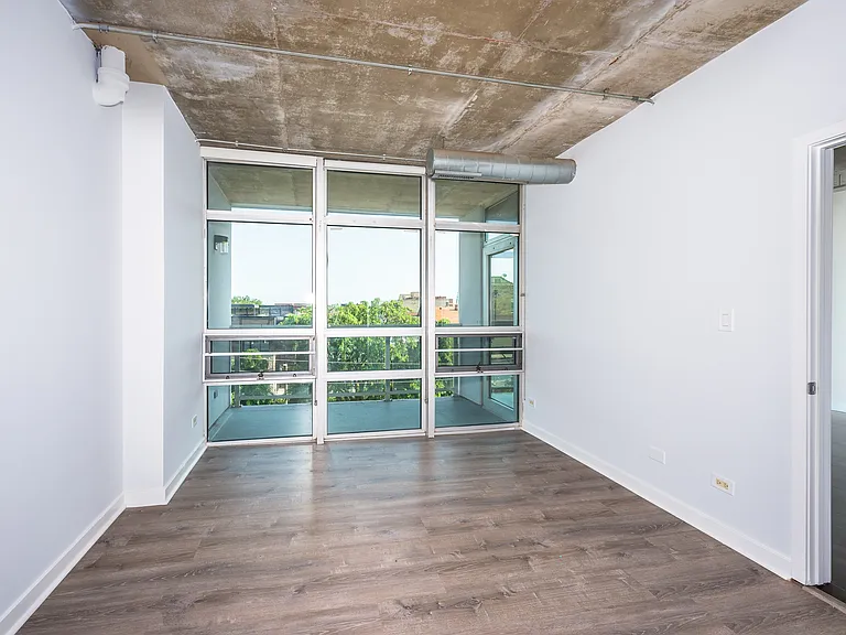 1610 W Fullerton Ave #409 — Photo 6