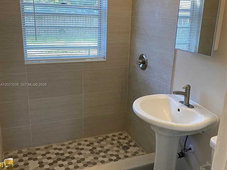 2325 N 25th Ave #2325 — Photo 12