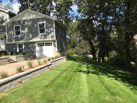 Right side yard - private 