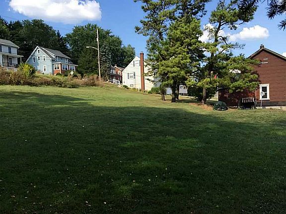3rd image of 407 Andress Way