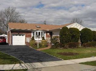 2256 Renfrew Ave, Elmont, NY 11003