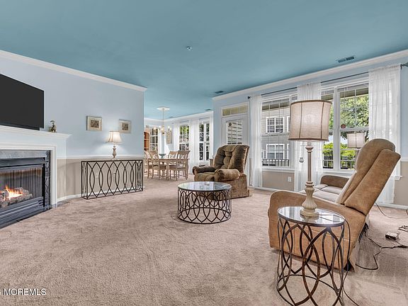 5th image of 683 Saint Andrews Place #683
