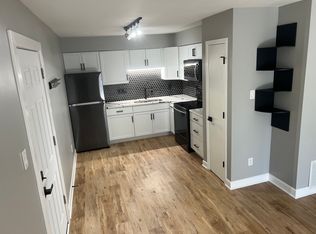 1069 Millpond Rd UNIT E, Valparaiso, IN 46385