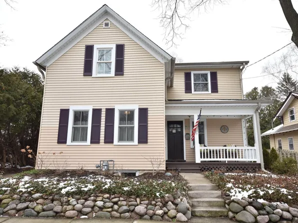 W65N668 St John AVE, Cedarburg, WI 53012