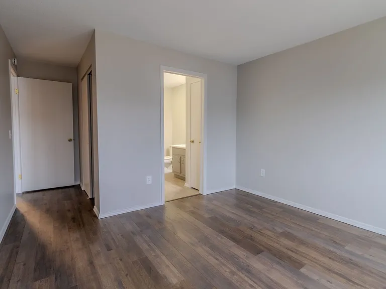 601 Riverine Dr #302 — Photo 10