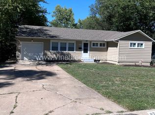 8700 E 114th Ter, Kansas City, MO 64134