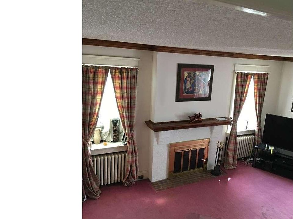 2nd image of 1029 Allengrove St