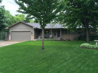 201 River Lane Ct, Minneapolis, MN 55444